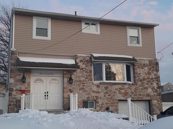 1984 King Arthur Road, Philadelphia PA 19116