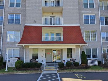 6207 Centennial Station