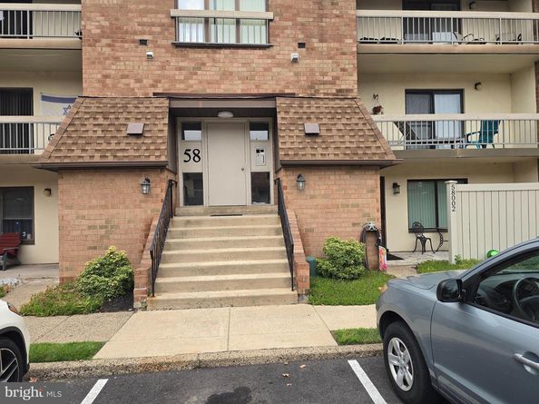 58201 Delaire Landing Road 201, Philadelphia PA 19114