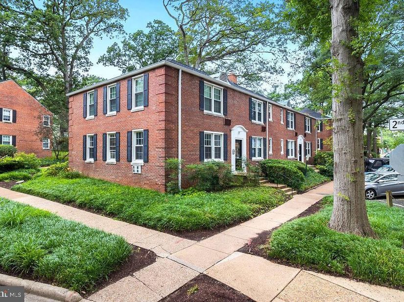 248 N Thomas Street 2481, Arlington VA 22203