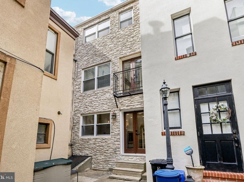233 Brown Street 3, Philadelphia PA 19123