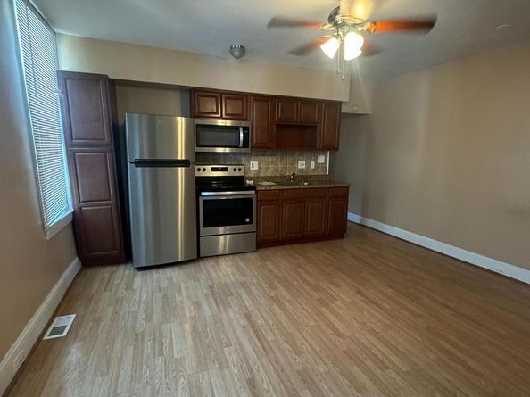 900 S 5TH Street, Philadelphia PA 19147