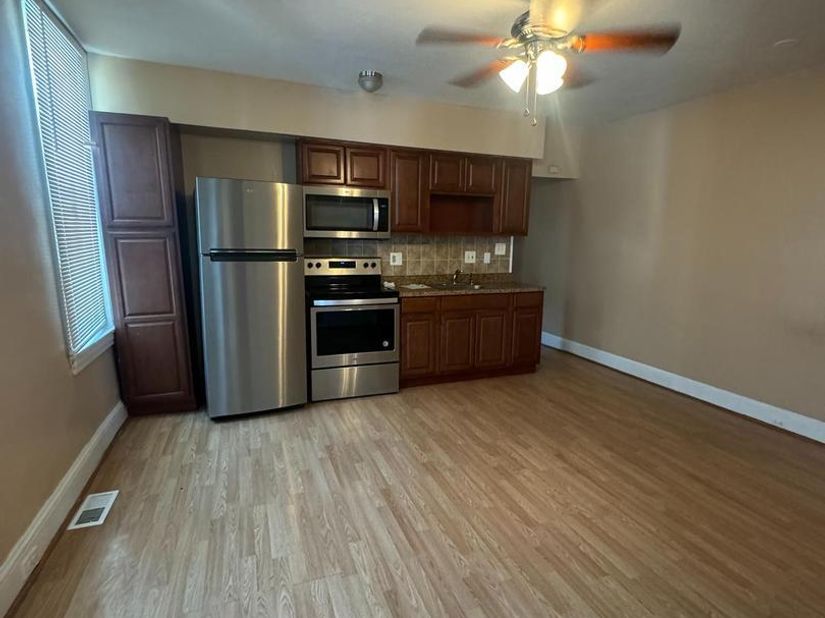 900 S 5TH Street, Philadelphia PA 19147