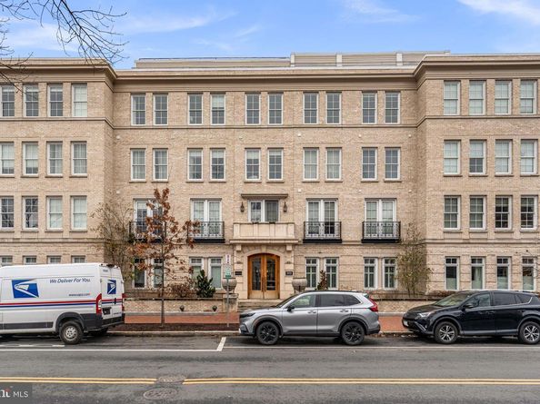 300 8TH Street NE 102, Washington DC 20002