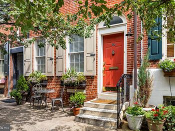 129 Bainbridge Street