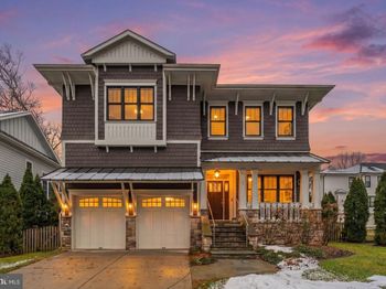 1105 Lakewood Drive SW