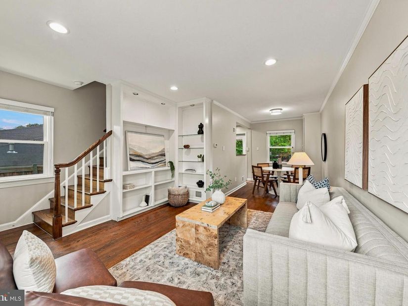 8 E Masonic View Avenue, Alexandria VA 22301