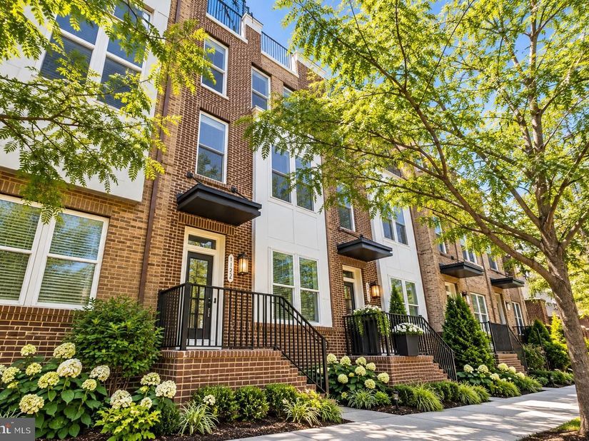 1132 S Glebe Road, Arlington VA 22204