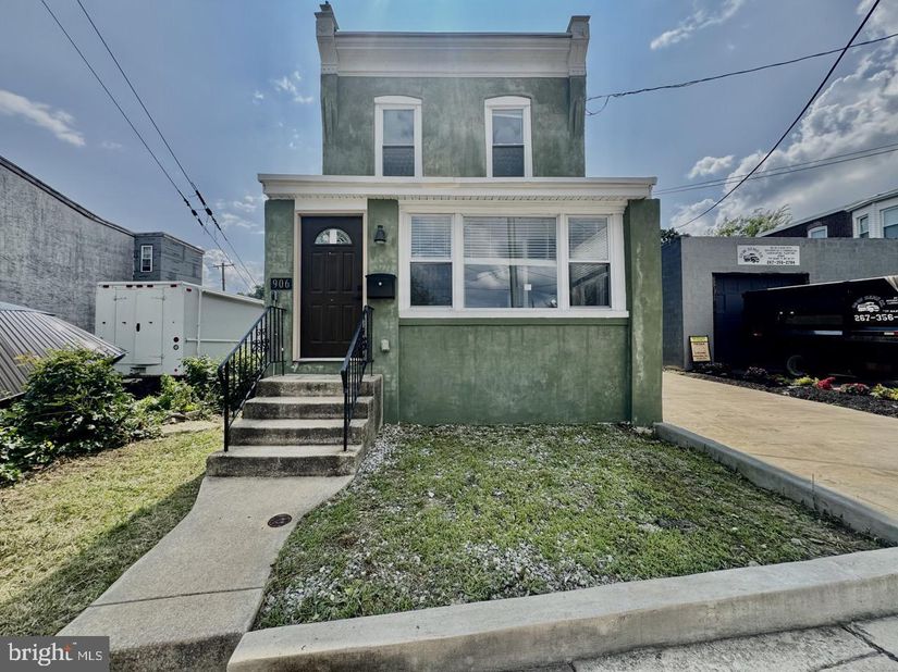 906 Cedar Avenue, Darby PA 19023