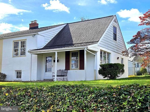 8612 Lykens Lane, Philadelphia PA 19128