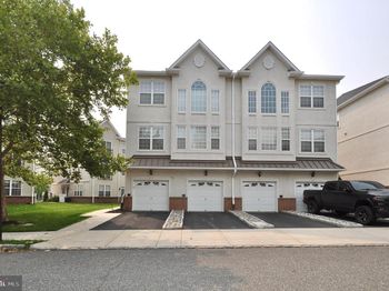 3201 Capri Drive
