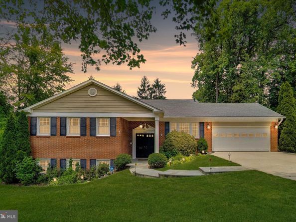 3300 Clearwood Court, Falls Church VA 22042