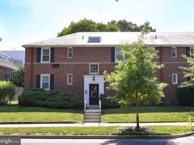 200 N George Mason Drive N 2002, Arlington VA 22203