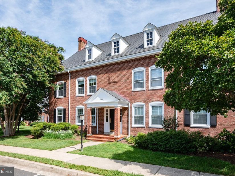 4231 35TH Street S B1, Arlington VA 22206