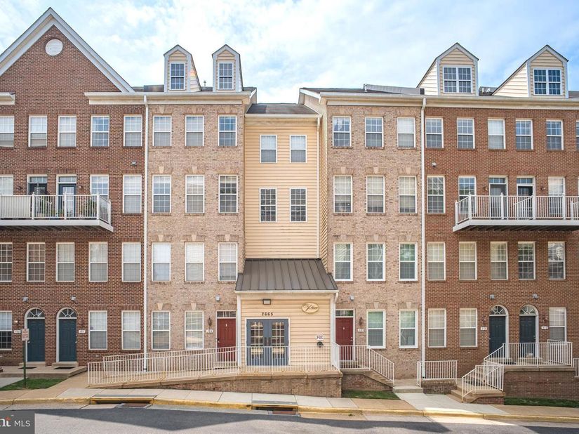 2665 Manhattan Place 310, Vienna VA 22180