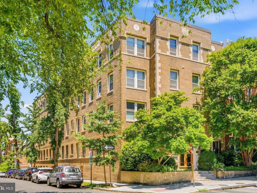 1875 Mintwood Place NW 36, Washington DC 20009