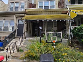 238 E Garrett Street