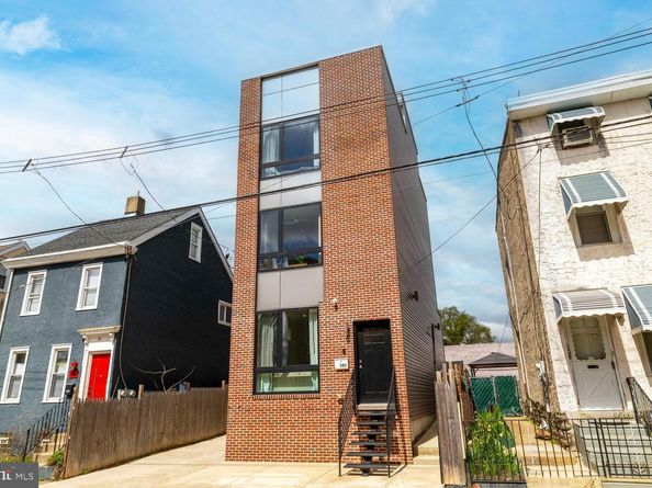 101 E Phil Ellena Street, Philadelphia PA 19119