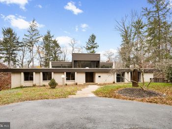 390 S Bryn Mawr Avenue