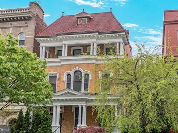 2009 Columbia Road NW