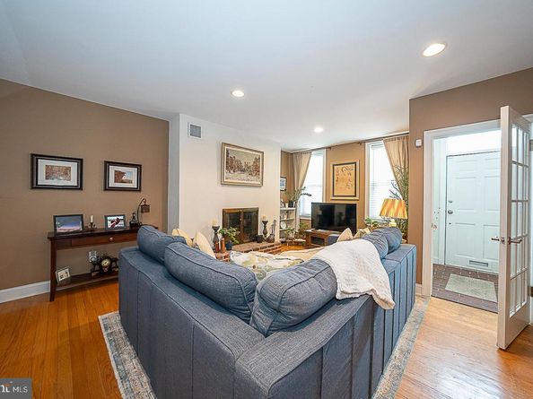 2317 Fairmount Avenue, Philadelphia PA 19130