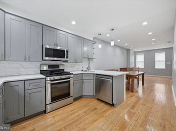 2036 N Darien Street