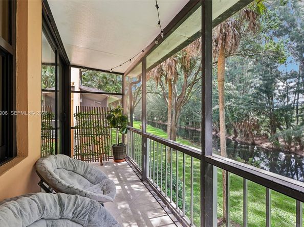 400 Commodore Drive 206, Plantation FL 33325