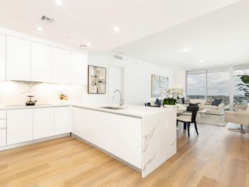 220 Lake Shore Drive