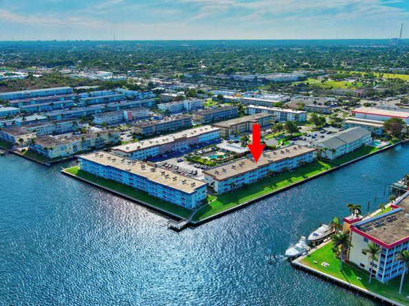 111 Shore Court 306, North Palm Beach FL 33408
