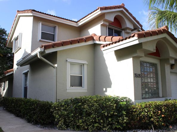 7608 Pinewalk Drive 127, Margate FL 33063