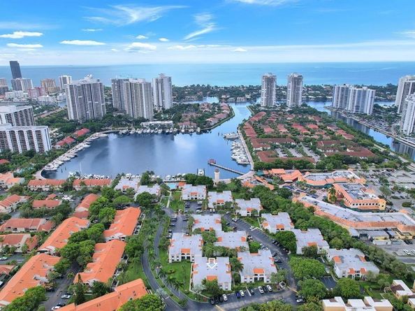 3571 Magellan Cir 3434, Aventura FL 33180