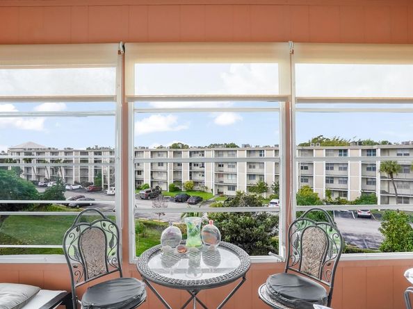 2881 NW 47th Ter 406, Lauderdale Lakes FL 33313