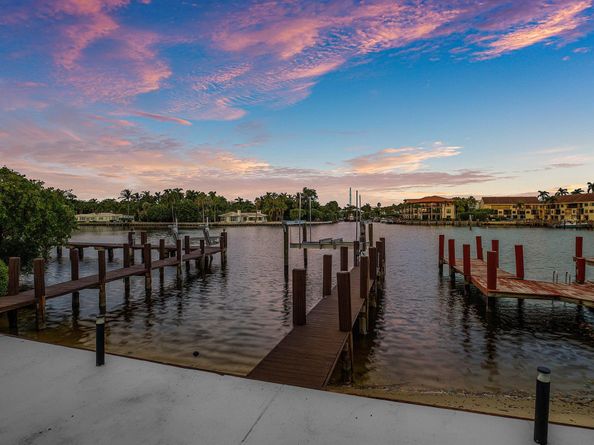 931 Palm Trail 4, Delray Beach FL 33483