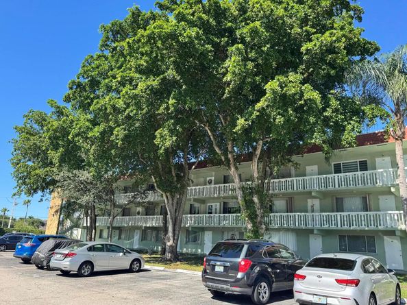 3000 Springdale Boulevard V303, Palm Springs FL 33461