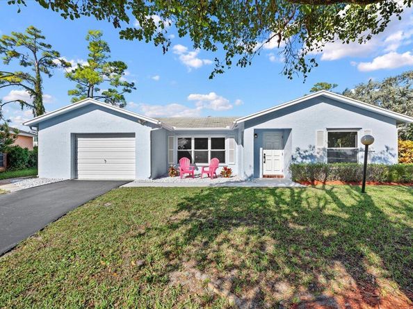 7290 Pinecone Terrace, Lake Worth FL 33467