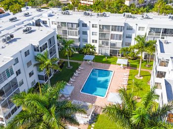 3000 Sunrise Lakes Drive E