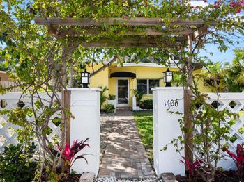 1406 NE 15th Street