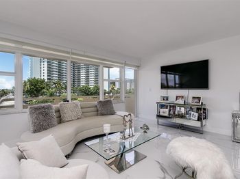 3333 NE 34th Street