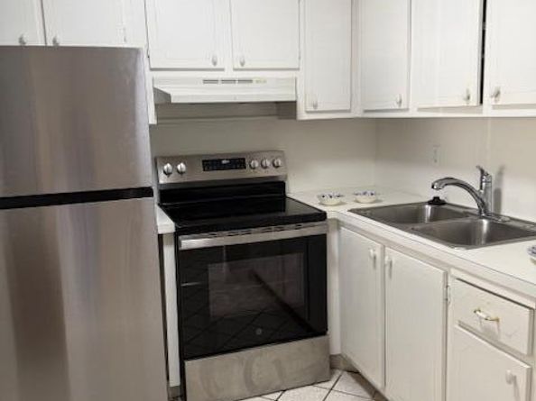 3320 Lake Osborne Drive 107, Lake Worth Beach FL 33461