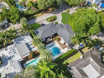 800 NE 72nd Street