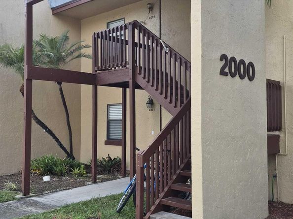 2006 Lakeview Drive W, Royal Palm Beach FL 33411