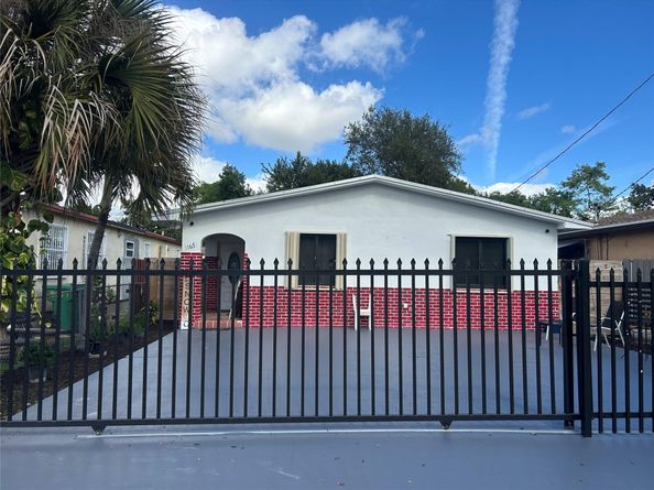 3167 NW 52nd St, Miami FL 33142