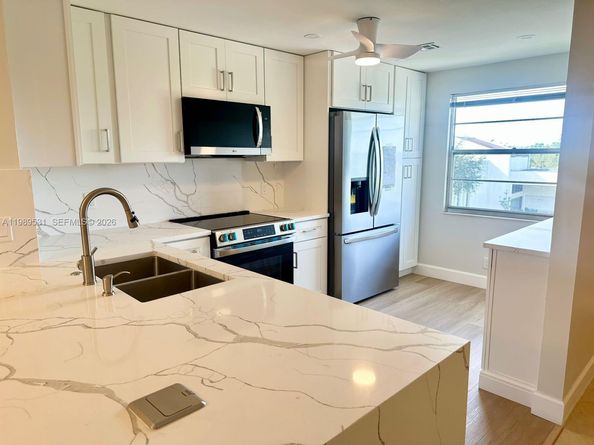 4098 Yarmouth E 4098, Boca Raton FL 33434