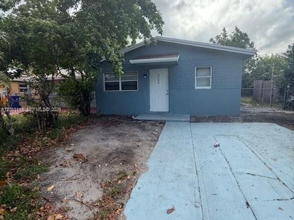 2131 NW 26th Avenue, Fort Lauderdale FL 33172