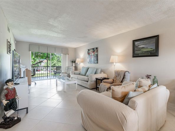 671 S Hollybrook Dr 306, Pembroke Pines FL 33025