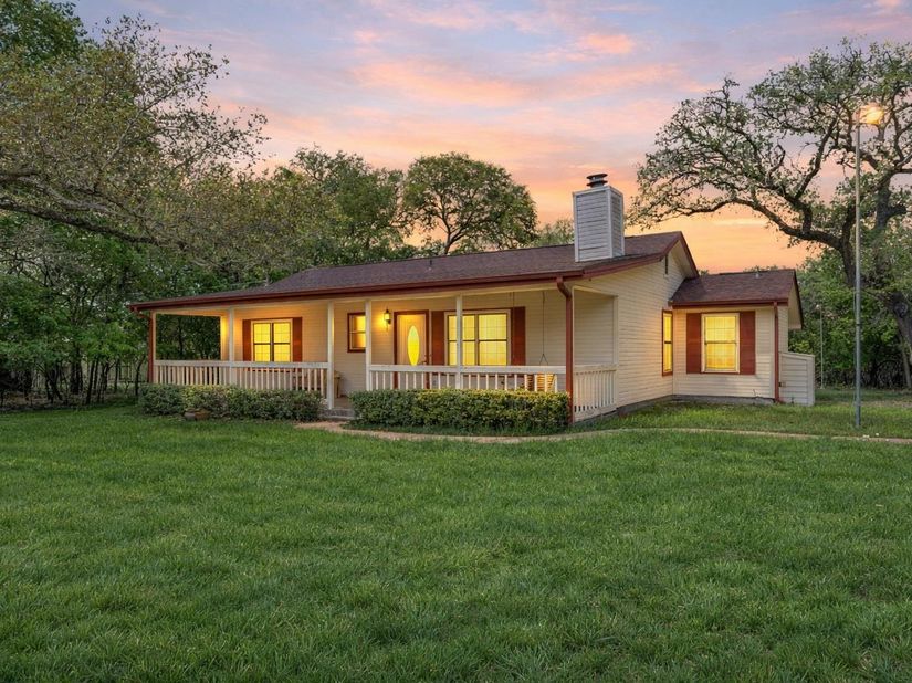 10706 Creek View DR, Austin TX 78748