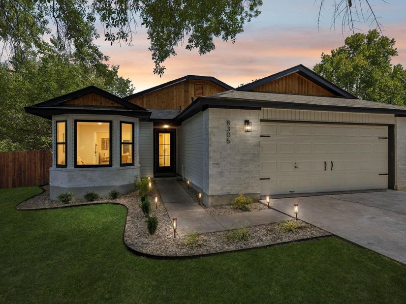 8305 Fort Sumter RD, Austin TX 78745
