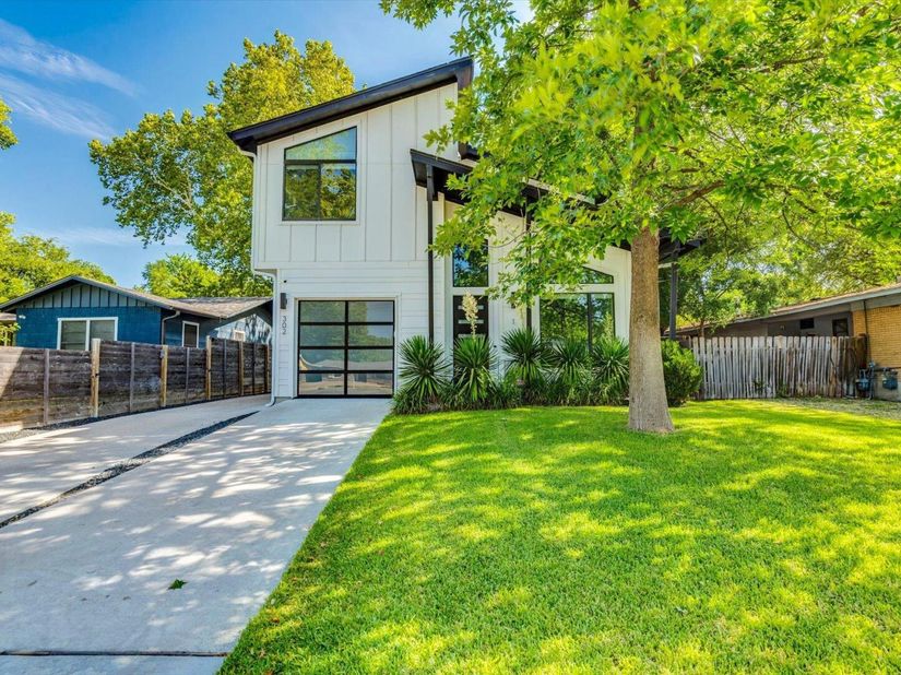 302 Irma DR 1, Austin TX 78752