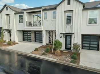 12001 Vista Parke DR