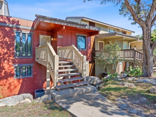 111 Comanche PT, Point Venture TX 78645